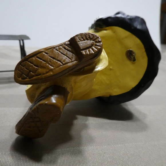 CLOWN figurine Musical Instrument sitting on bench - Picture 3 of 3